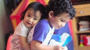 Dua Anak Shireen Sungkar Ini Akur Banget, Adem Deh Melihatnya