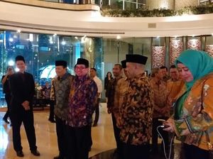 Elite PKS dan PD Bersiap Sambut SBY di Lobi Hotel