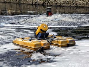 Berbagai Upaya Pemprov DKI Jakarta Hilangkan Bau Kali Item