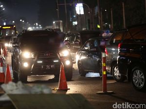 Konvoi Puluhan Mobil, Pecah Rombongan Jadi Beberapa Batch