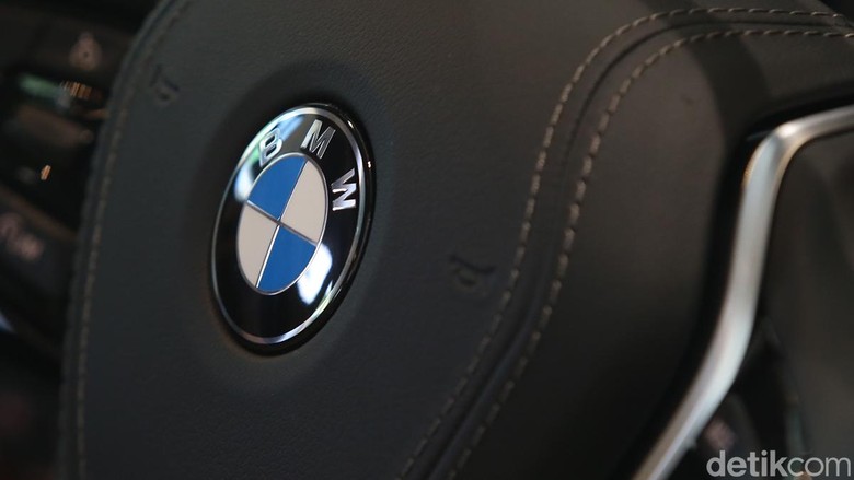 Mobil Hasil Perkawinan Daimler dan BMW Lahir Tahun 2024