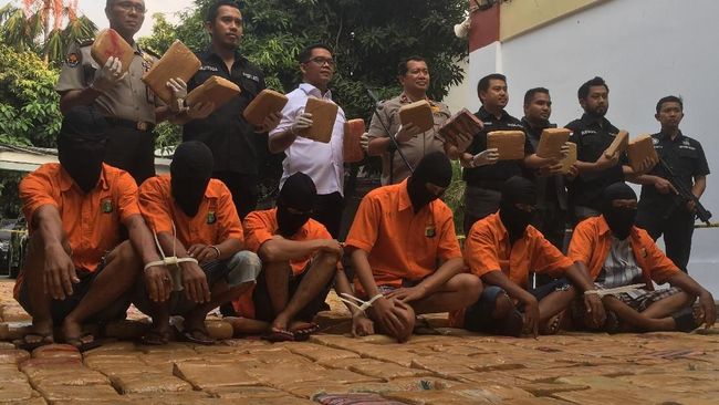 1 4 Ton Ganja Diselundupkan ke Jakarta dalam Karung Ikan  