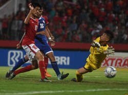 Indonesia unggul 4-0 berkat gol sundulan Sutan Zico pada awal babak kedua. Rendy Juliansyah kemudian memperbesarnya menjadi 5-0. Foto: Zabur Karuru/Antara Foto