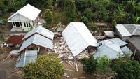 Melihat Dampak Kerusakan Gempa Berkekuatan 6,4 SR di Lombok