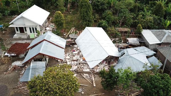 Melihat Dampak Kerusakan Gempa Berkekuatan 6,4 SR di Lombok