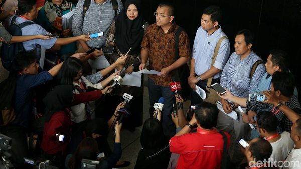 Denny Indrayana Siap Hadapi JK di Sidang MK