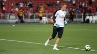 Bernd Leno awalnya dibeli dari Bayer Leverkusen untuk menggantikan Petr Cech. Tapi kiper berharga 19,2 juta pound sterling itu belum juga main dari empat pekan berlalu. (Lionel Ng/Getty Images)