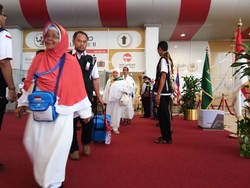 Jemaah Haji Gelombang 2 Diingatkan Pakai Ihram Sejak di Tanah Air