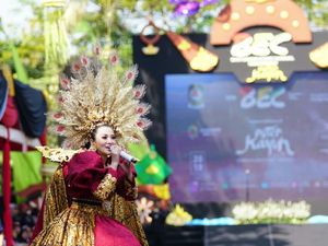 Aksi Fitri Carlina Goyang BEC 2018 Aksi Fitri Carlina Goyang BEC 2018