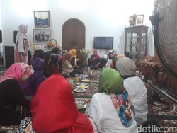 Begini Cara Khofifah Semangati Perempuan yang akan Nyaleg