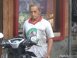 Perjuangan Kakek Penambal Ban Menabung hingga Akhirnya Naik Haji