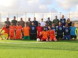 TNI Bangun Lapangan Sepak Bola untuk Warga di Lebanon