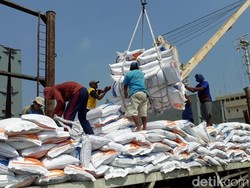 DPR Pertanyakan Kebijakan Impor Beras