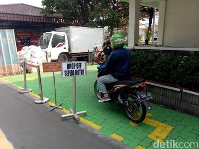 Foto: Penampakan Drop Off Ojol yang Diinstruksikan Anies