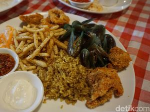 Fish Boomber: Unik! Fish and Chips Dipadu Nasi Kari dengan 7 Pilihan Saus Fish Boomber: Unik! Fish and Chips Dipadu Nasi Kari dengan 7 Pilihan Saus