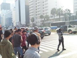 Warga Menyeberang Tanpa JPO, Begini Kondisi Lalin di Bundaran HI