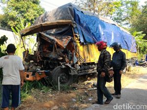 Kecelakaan Beruntun Truk dan Bus di Boyolali Tewaskan 2 Orang