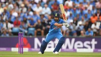 Pemain kriket, Virat Kohli, mempunyai followers Instagram 23,2 juta. Sekali unggahan promosi ditarif 120 ribu dollar AS. (Foto: Stu Forster/Getty Images)