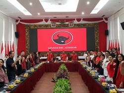 PDIP Bekali Bacaleg Artis, KD Hingga Tina Toon Ikut