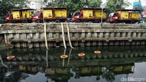 Begini Penampakan Mesin Pompa Penyedot Kali Item