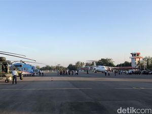 Naik Heli, Jokowi dan TGB Kunjungi Lokasi Gempa di Lombok Timur