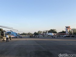 Naik Heli, Jokowi dan TGB Kunjungi Lokasi Gempa di Lombok Timur