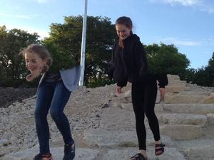 Salah Minta Tolong Orang, Foto Liburan Jadi Berantakan