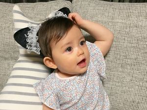 Tingkah Bayi Ini Bikin Kita Senyum-senyum Sendiri