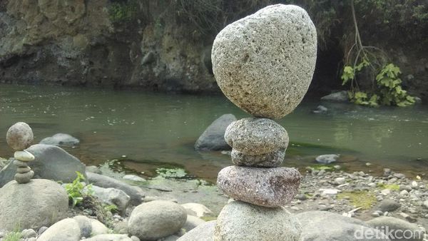 Foto: Ayo Main Rock Balancing di Ciwidey, Bandung