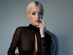 Kecantikan dan lekuk tubuhnya mengundang banyak fans yang terlihat dari akun instagramnya yang sudah mencapai lebih dari 1 juta follower. (Instagram @melaniedacruzzoff)