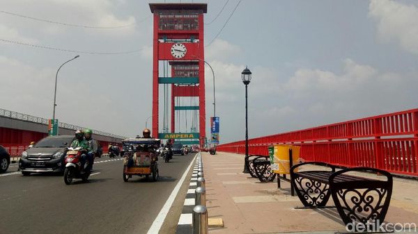 Before-After Jembatan Ampera, Dulu Jorok Kini Cling