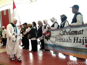 Jemaah Haji Indonesia Gelombang Kedua Tiba di Jeddah
