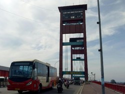 Terjun dari Jembatan Ampera Sumsel, Siswi SMA Tewas