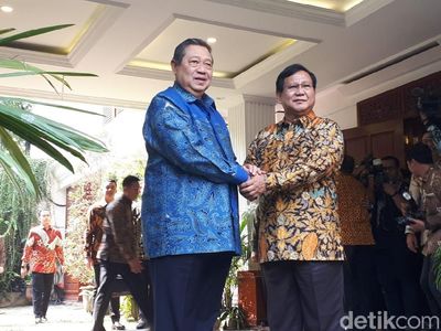 Momen Prabowo Sambut Hangat SBY di Kertanegara