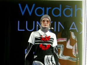 Kejutan Manis Dian Pelangi hingga Restu Anggraini di JMFW 2018 Kejutan Manis Dian Pelangi hingga Restu Anggraini di JMFW 2018