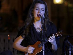 Musisi Perempuan Asal AS Bentuk Grup Keroncong dan Pentas di Solo Musisi Perempuan Asal AS Bentuk Grup Keroncong dan Pentas di Solo