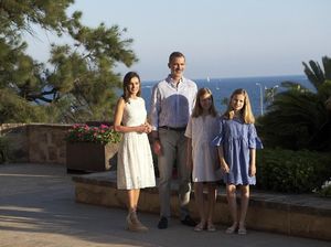 Chic dan Stylish, Gaya Keluarga Kerajaan Spanyol Saat Liburan