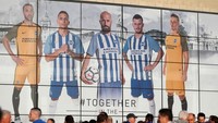 16. Brighton ada di posisi ke-16 tim paling dibenci dengan 16,2%. Musim lalu The Seagulls harus berjuang mengamankan posisi sampai akhirnya ada di posisi ke-15. (Foto: Bryn Lennon/Getty Images)