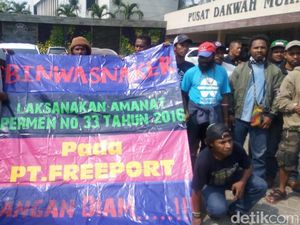 Tolak PHK Sepihak, 100 Karyawan Freeport Gelar Aksi di Jakarta Tolak PHK Sepihak, 100 Karyawan Freeport Gelar Aksi di Jakarta