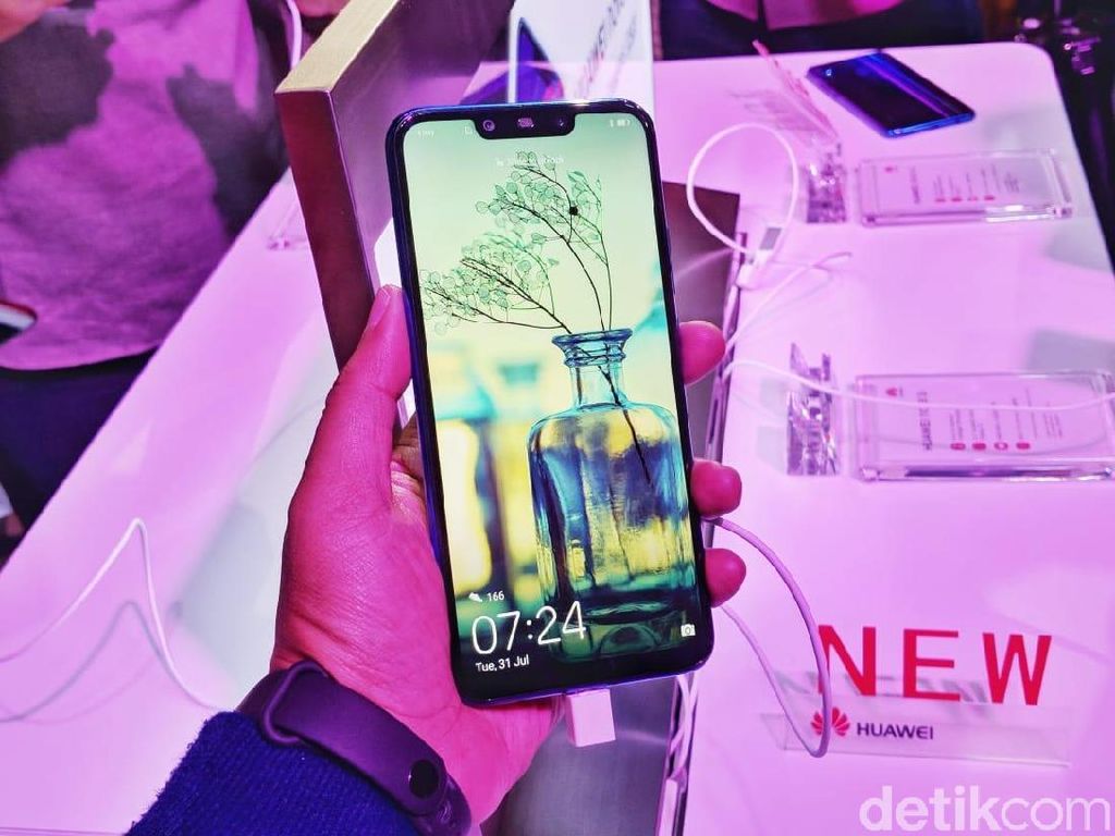 Smartphone Ini Punya Fitur Premium dengan Harga Kelas Menengah Smartphone Ini Punya Fitur Premium dengan Harga Kelas Menengah