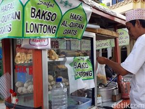 Di Surabaya, Ada Bakso Gratis Sepuasnya untuk Penghafal Alquran