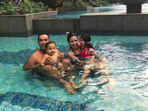 Foto Kolam Renang di Rumah Mewah 10 Artis Indonesia, Ada yang ala Waterbom Foto Kolam Renang di Rumah Mewah 10 Artis Indonesia, Ada yang ala Waterbom