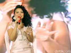 Cerita Kalimat Menenangkan Ibunda untuk Yura Yunita di Album ke-2