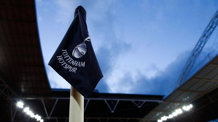 LONDON, ENGLAND - MARCH 07: a corner flag is seen prior to the UEFA Champions League Round of 16 Second Leg match between Tottenham Hotspur and Juventus at Wembley Stadium on March 7, 2018 in London, United Kingdom.  (Photo by Julian Finney/Getty Images)