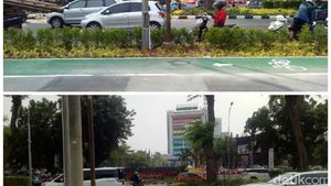 Before-After Tiang Halang Rintang di Jalur Sepeda GBK Dicabut