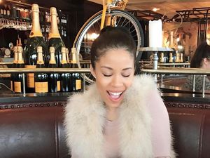 Mengintip Gaya Ngeteh Keshia Chante, Wanita Dibalik Lagu In My Feelings Mengintip Gaya Ngeteh Keshia Chante, Wanita Dibalik Lagu In My Feelings