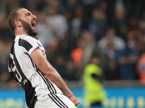 Ronaldo Datang, Higuain Hengkang