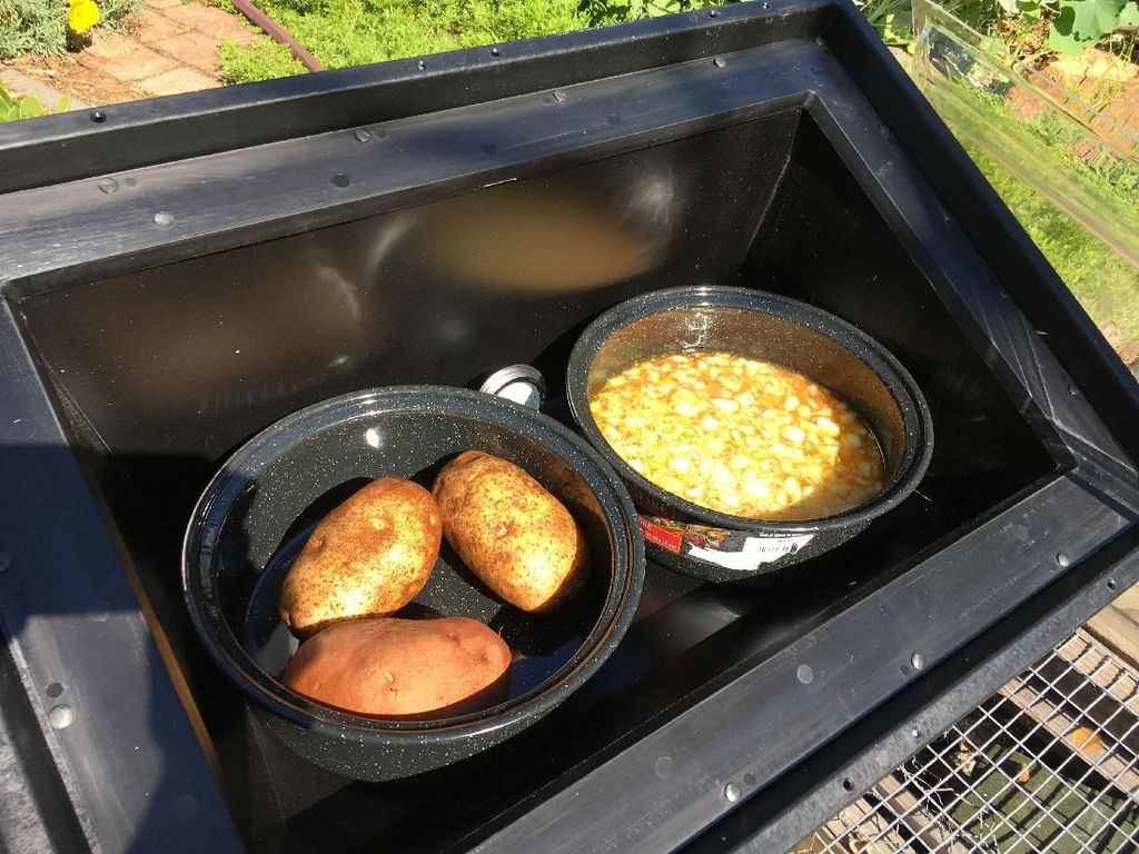 Unik! Keluarga Ini Suka Memasak dengan Panas Sinar Matahari Unik! Keluarga Ini Suka Memasak dengan Panas Sinar Matahari