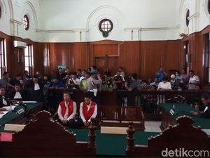 Usai Jalani Sidang, Direksi PT Sipoa Grup Diteriaki Maling Usai Jalani Sidang, Direksi PT Sipoa Grup Diteriaki Maling