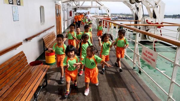 Keseruan Para Pelajar Mengikuti Edukasi Bahari